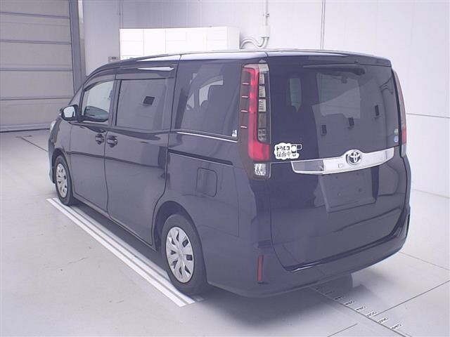 Toyota NOAH 2016 8048923-1
