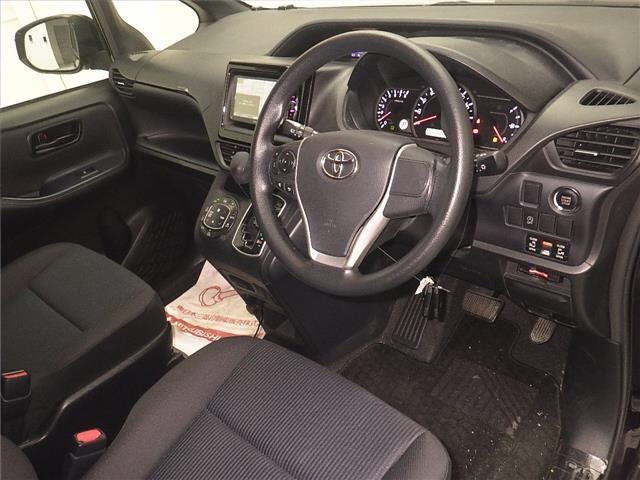 Toyota NOAH 2016 8048923-3