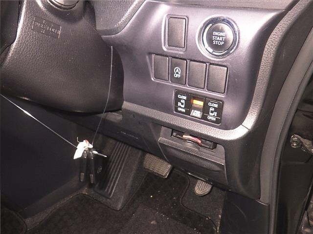 Toyota NOAH 2016 8048923-9