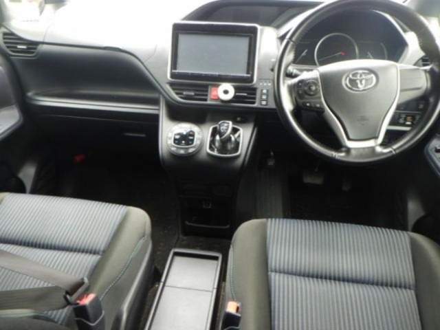 Toyota NOAH 2016 8048926-3