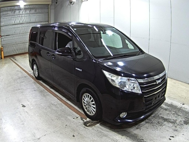 Toyota NOAH 2015 8048927-0
