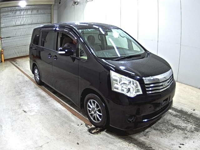 Toyota NOAH 2013 8048928-0