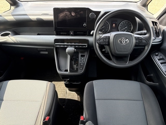 Toyota NOAH 2023 8048932-3