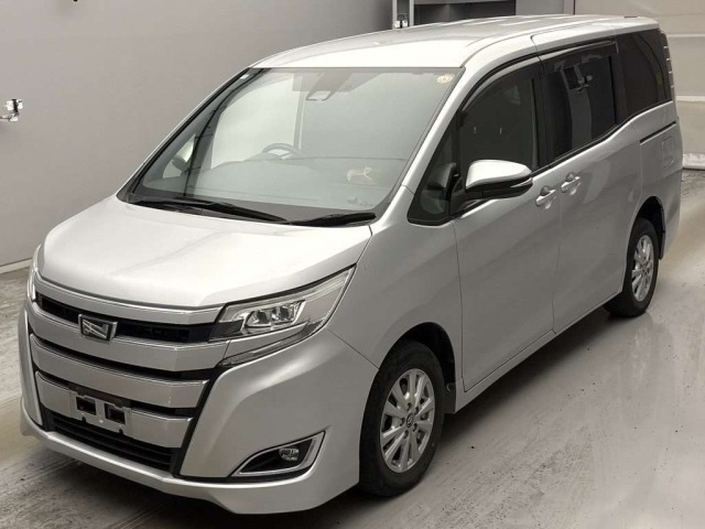Toyota NOAH 2018 8048933-0