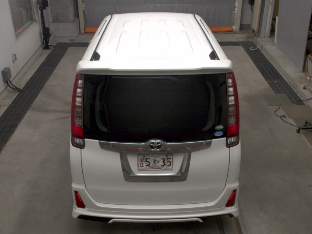 Toyota NOAH 2016 8048947-7