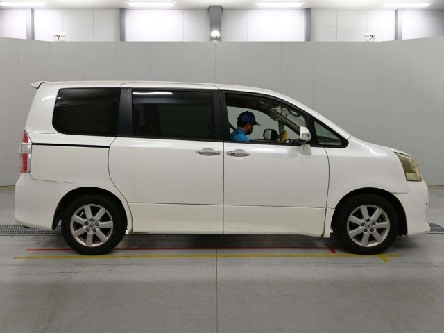 Toyota NOAH 2009 8048949-3