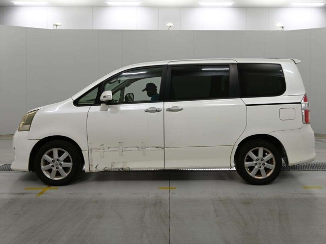 Toyota NOAH 2009 8048949-4