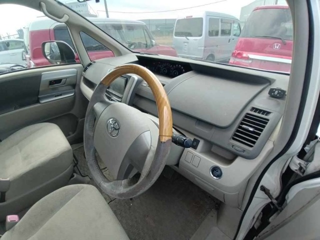 Toyota NOAH 2009 8048949-9
