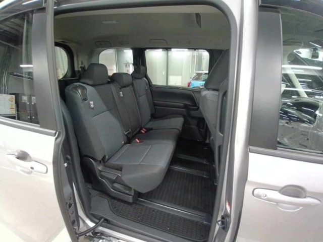 Toyota NOAH 2026 8048951-12