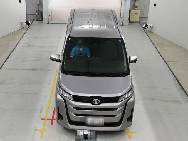 Toyota NOAH 2026 8048951-7