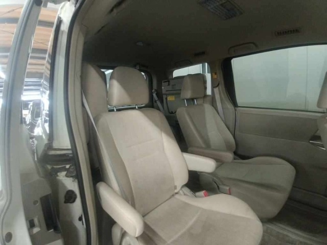Toyota NOAH 2012 8048952-12