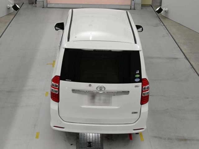 Toyota NOAH 2012 8048952-8
