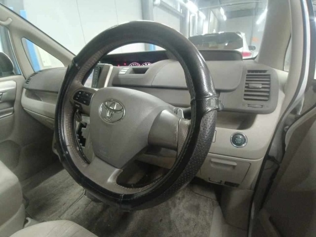 Toyota NOAH 2012 8048952-9