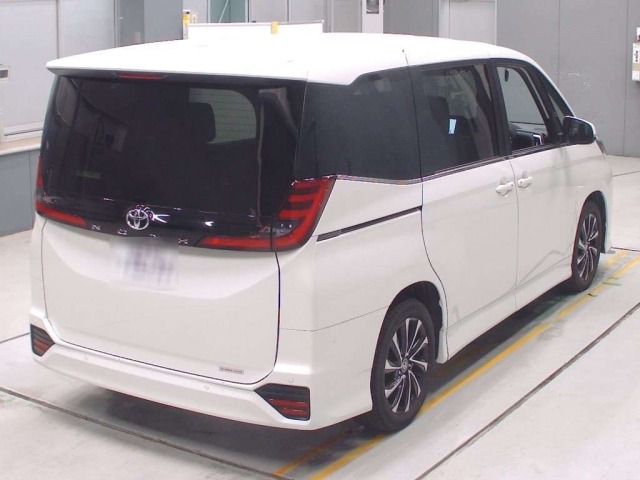 Toyota NOAH 2025 8048953-1
