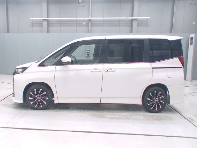 Toyota NOAH 2025 8048953-4