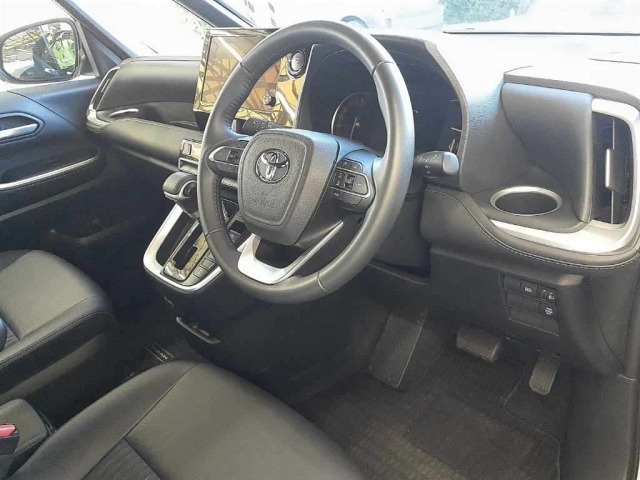 Toyota NOAH 2025 8048953-7