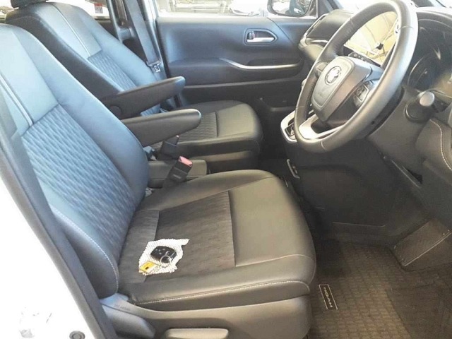 Toyota NOAH 2025 8048953-8