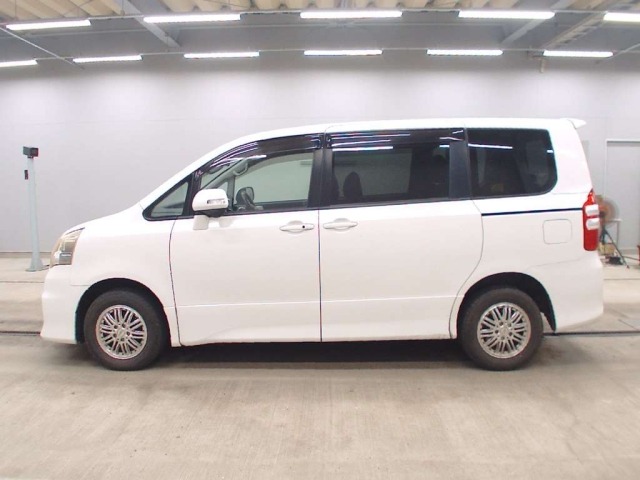 Toyota NOAH 2010 8048954-4