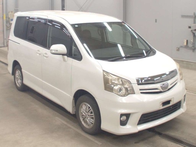 Toyota NOAH 2010 8048954-5