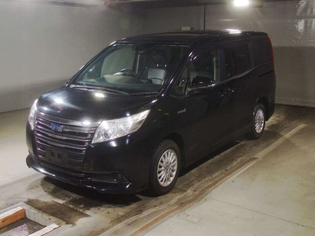 Toyota NOAH 2016 8048955-0