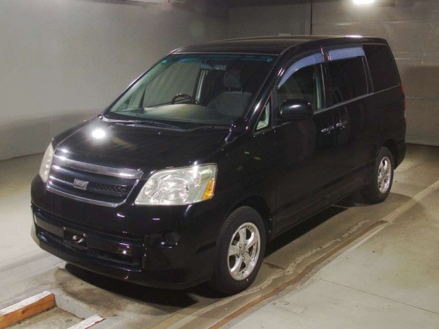Toyota NOAH 2007 8048956-0