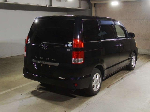 Toyota NOAH 2007 8048956-1