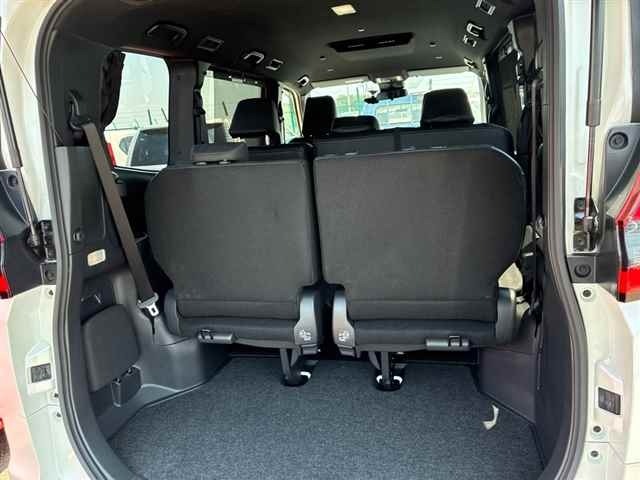 Toyota NOAH 2022 8048957-10