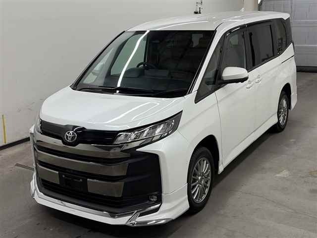 Toyota NOAH 2022 8048957-4