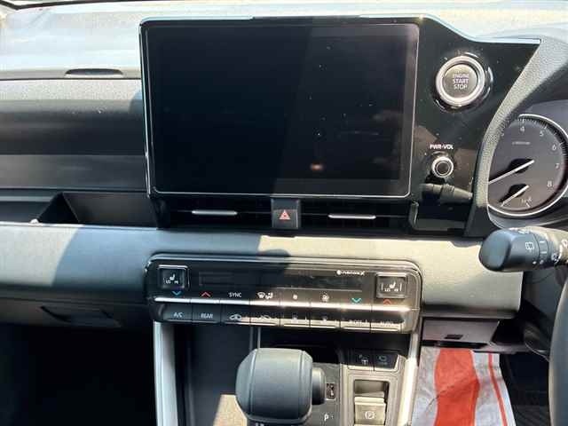 Toyota NOAH 2022 8048957-6