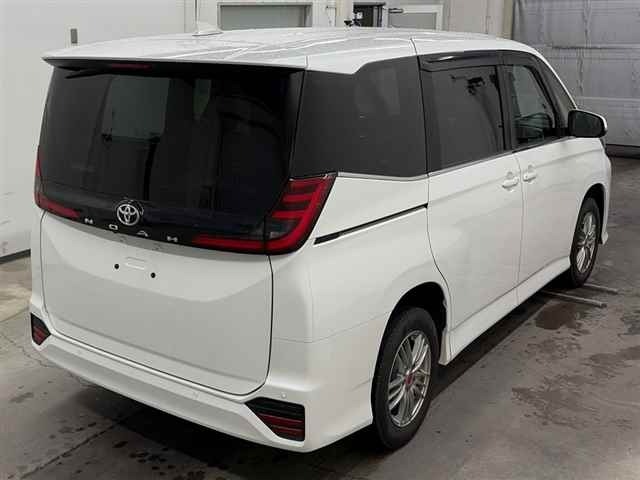 Toyota NOAH 2022 8048958-5