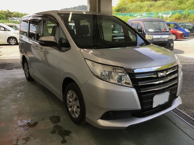 Toyota NOAH 2016 8048961-3