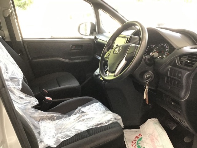 Toyota NOAH 2016 8048961-5