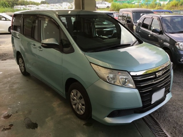 Toyota NOAH 2016 8048962-3