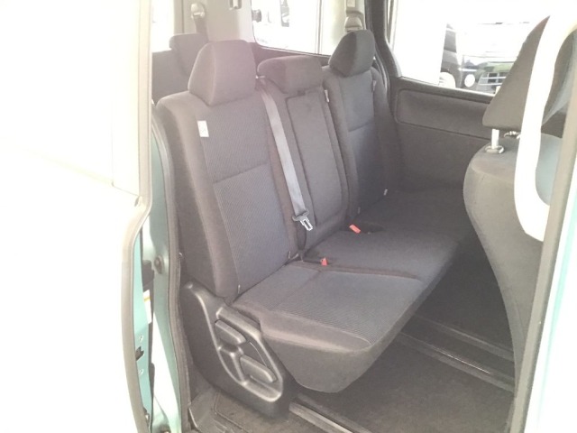 Toyota NOAH 2016 8048962-6