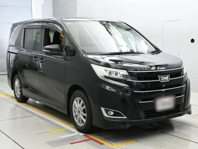 Toyota NOAH 2017 8048968-5