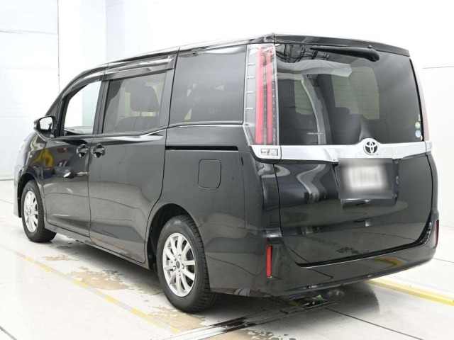Toyota NOAH 2017 8048968-6