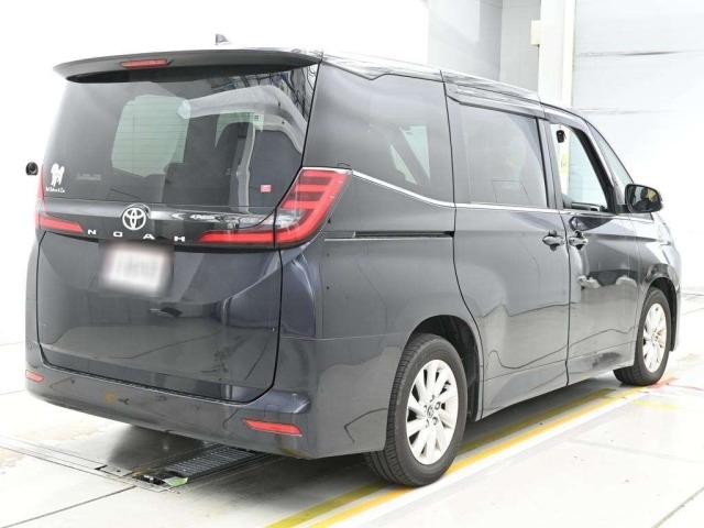 Toyota NOAH 2023 8048969-1