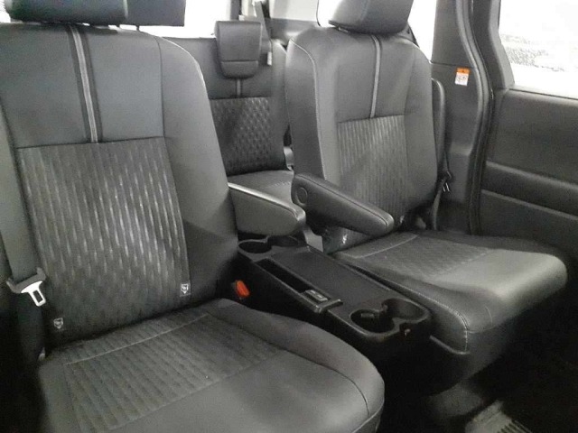 Toyota NOAH 2023 8048969-11