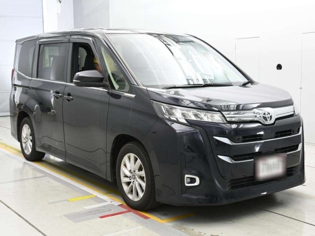 Toyota NOAH 2023 8048969-5