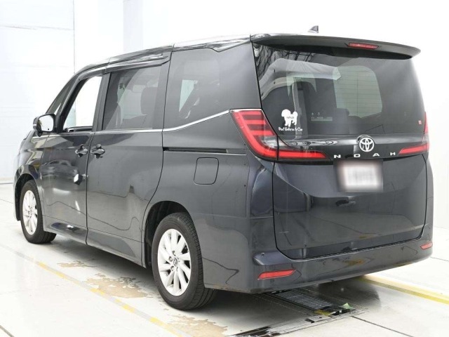 Toyota NOAH 2023 8048969-6