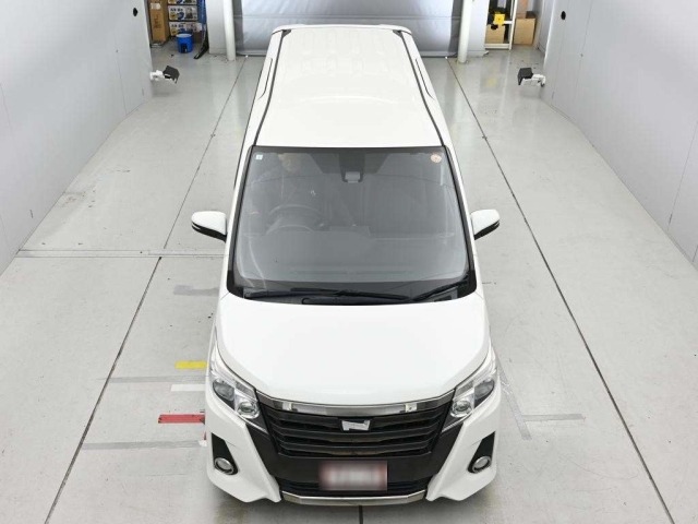Toyota NOAH 2017 8048971-7