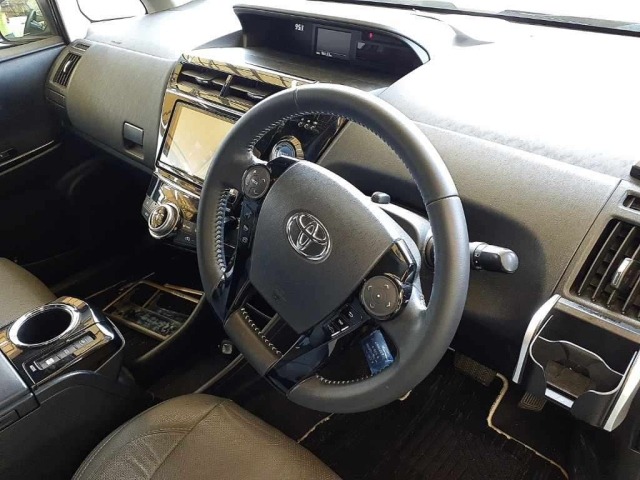 Toyota PRIUS 2019 8049483-7
