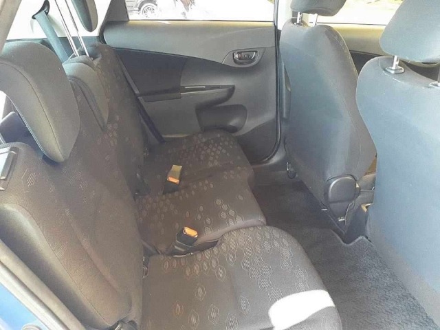 Toyota RACTIS 2015 8049616-10