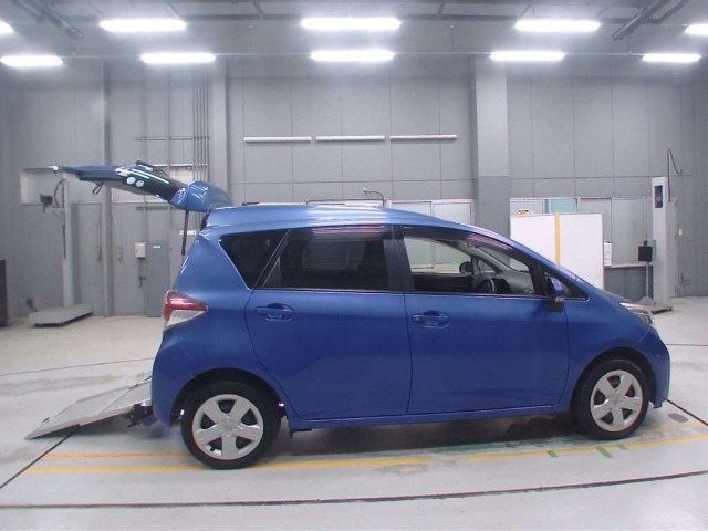 Toyota RACTIS 2015 8049616-3