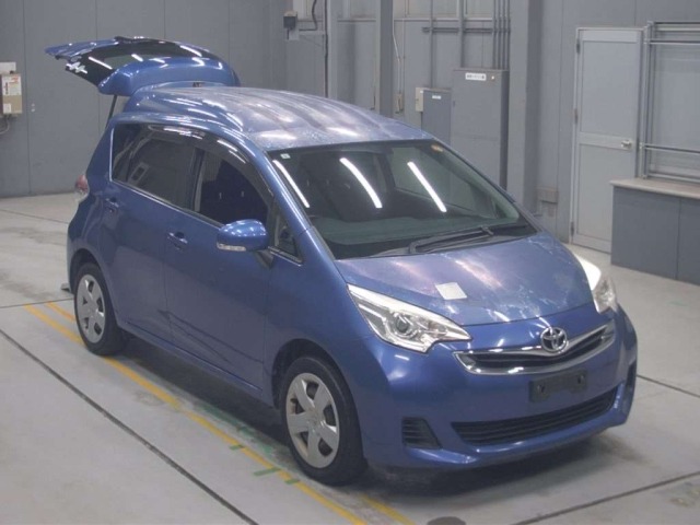Toyota RACTIS 2015 8049616-5