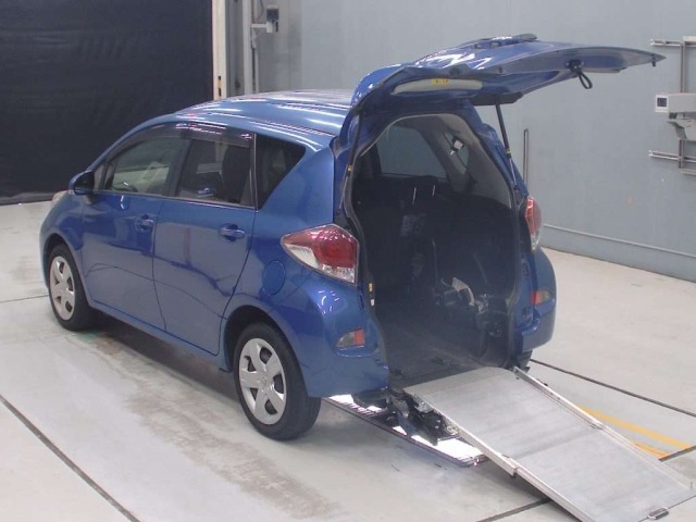 Toyota RACTIS 2015 8049616-6