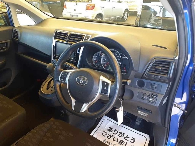 Toyota RACTIS 2015 8049616-7