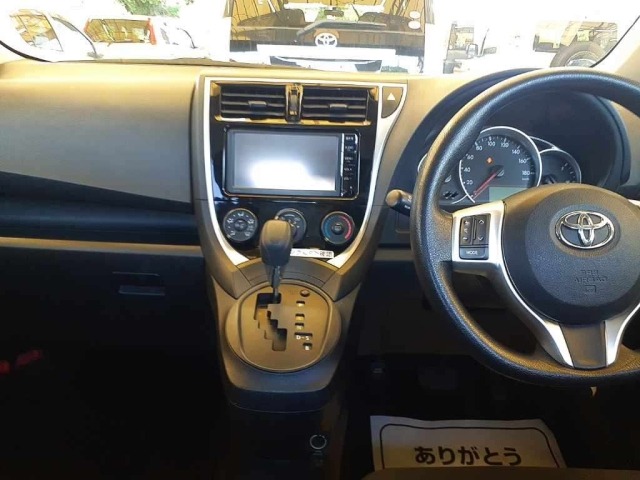 Toyota RACTIS 2015 8049616-9