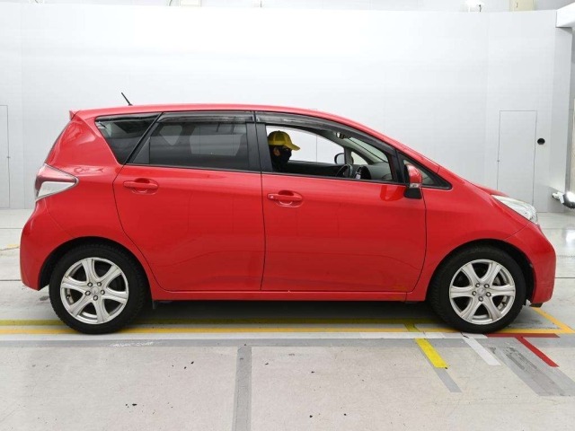 Toyota RACTIS 2016 8049632-3