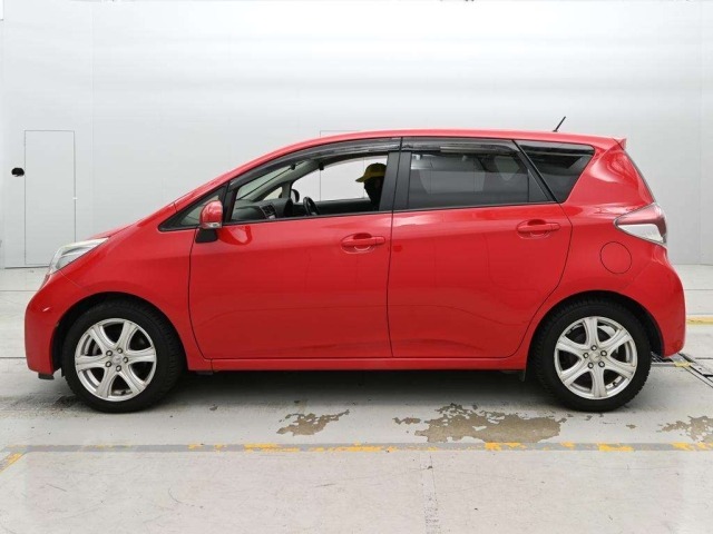 Toyota RACTIS 2016 8049632-4